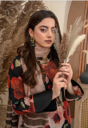 Three-Piece Digital Printed Lawn & Chiffon Suit – Modern & Trendy