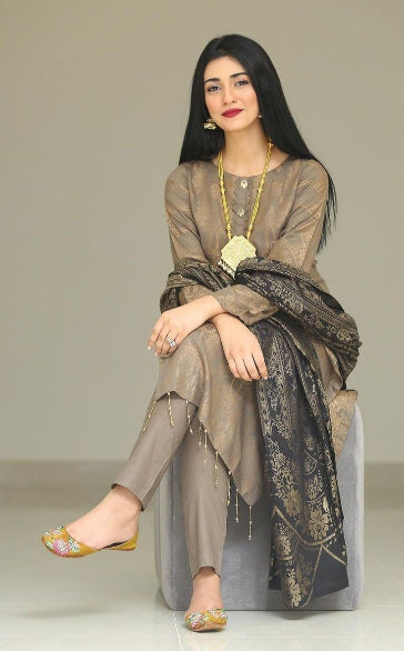 DL-01 Embroidered Lawn Suit